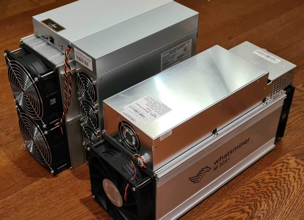 Whatsminer vs Antminer