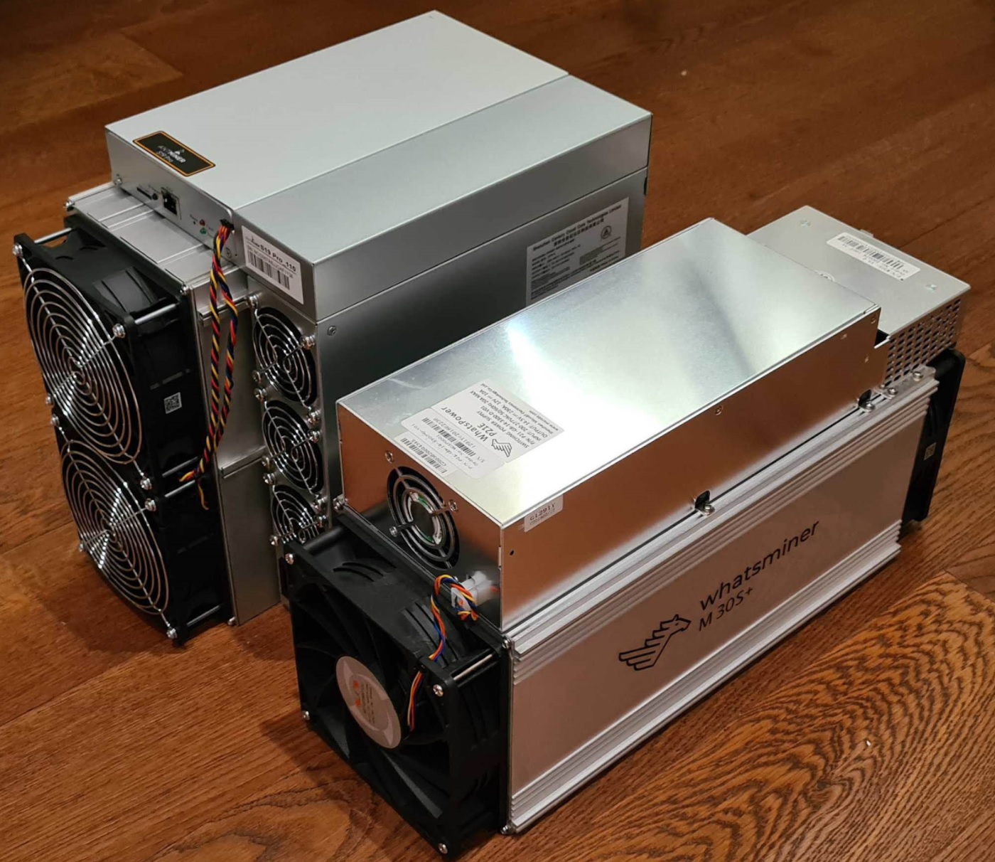 Whatsminer vs Antminer